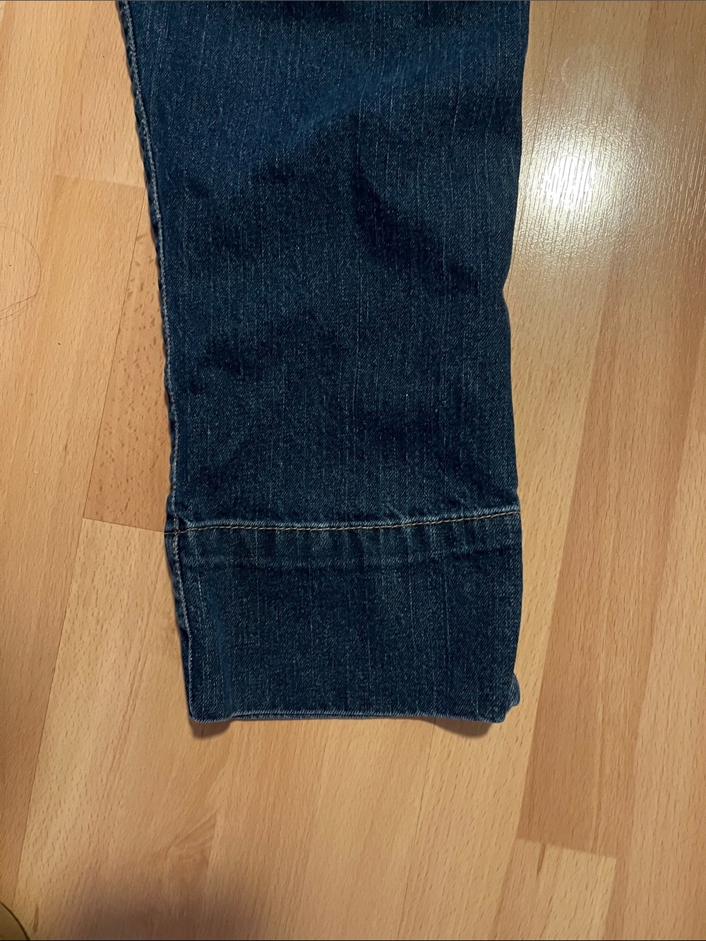 Levis Capris! - Picture 4 of 4